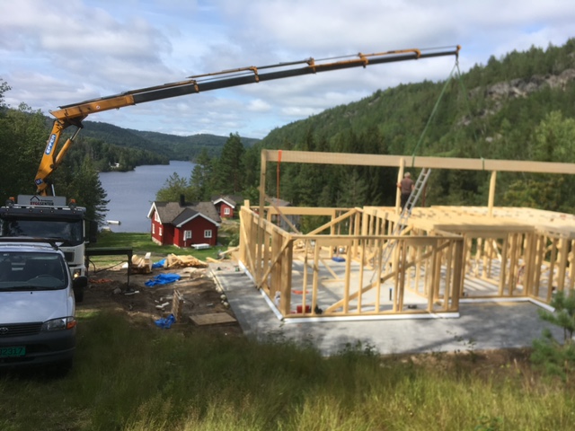 Bjordammens transportbil ved sjøtomt